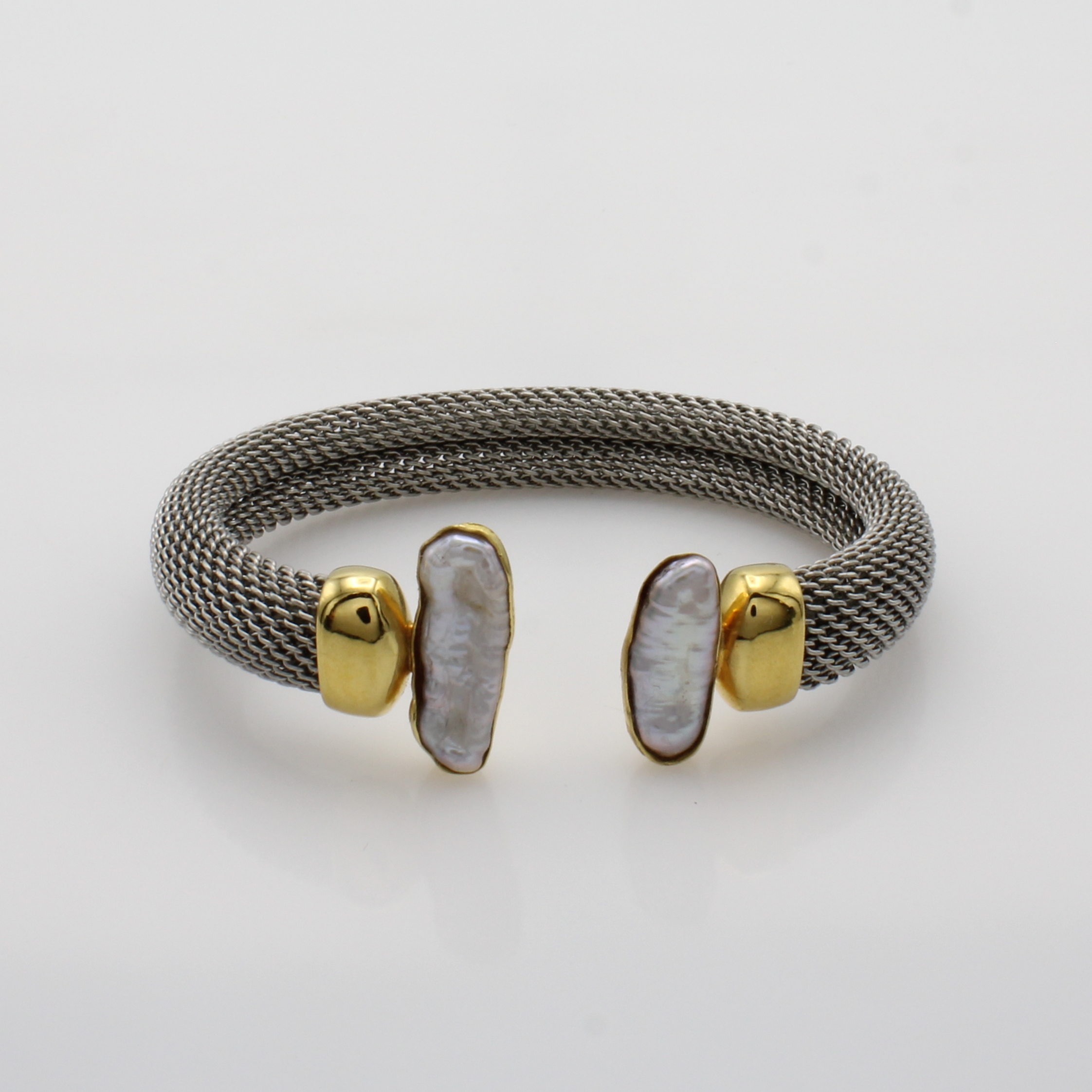 Image 27068021 - Stahlarmreif mit Süßwasserzuchtperlen, Endkappen u. Fassungen verg., 2 Perlen sog. ...
