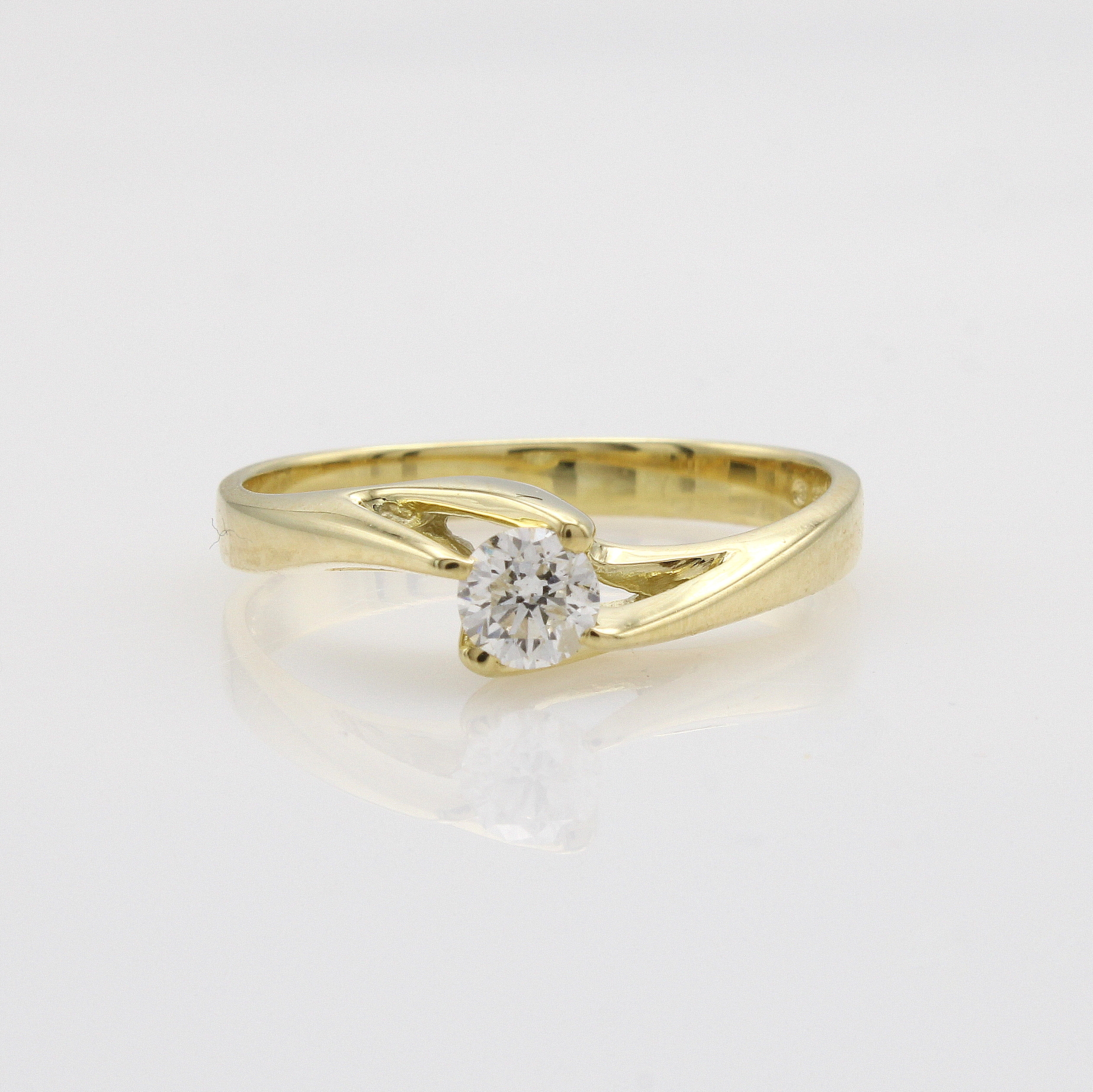 Image 27068131 - Ring mit Brillant, GG 585/000, Brill. in Krappenfassung ca. 0.28 ct Weiß/p, ...