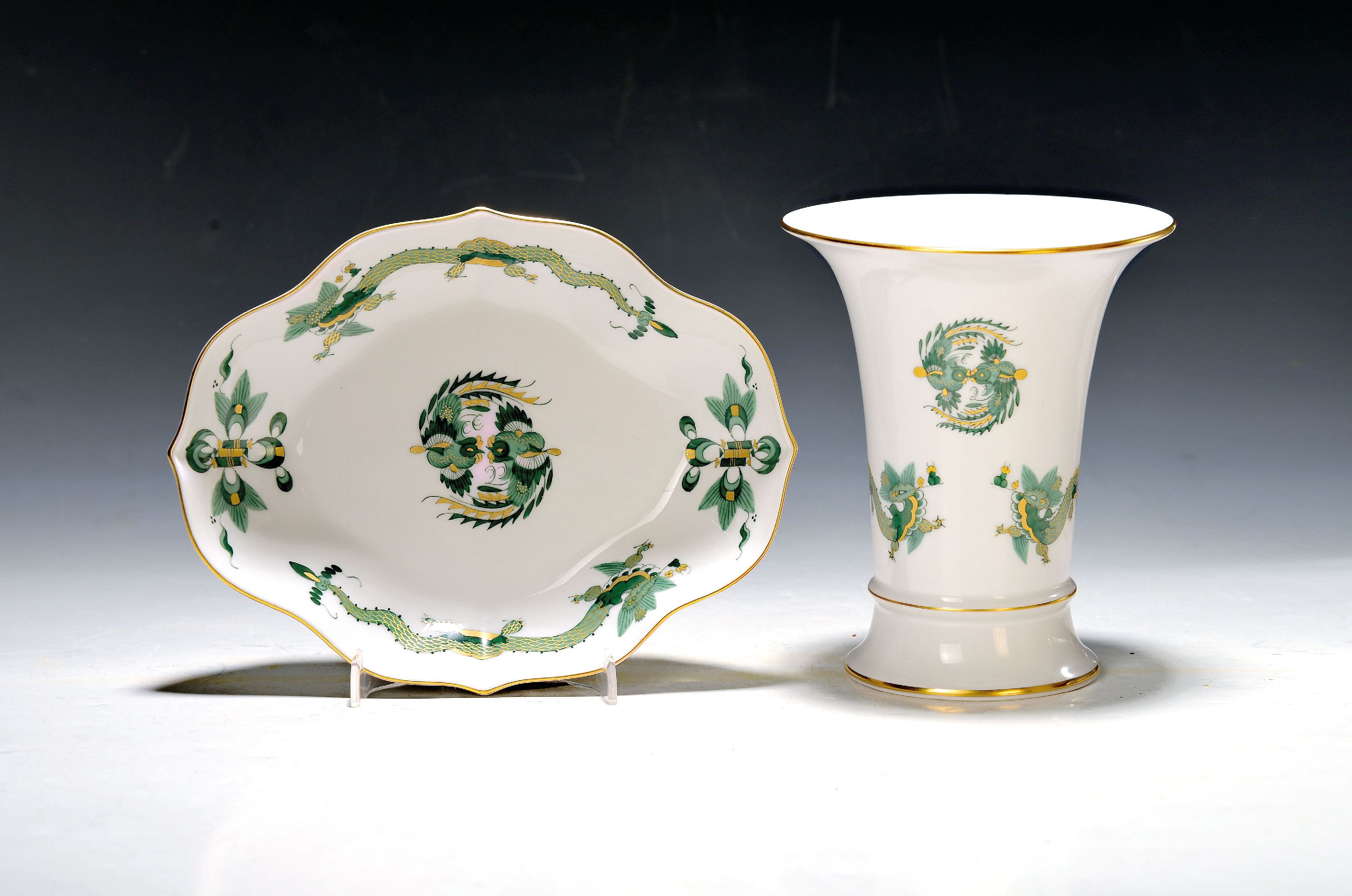 Image 27068141 - Vase und Schale, Meissen, 20. Jh., 1. Wahl, Dekor chinesischer Hofdrache goldschattiert, ...