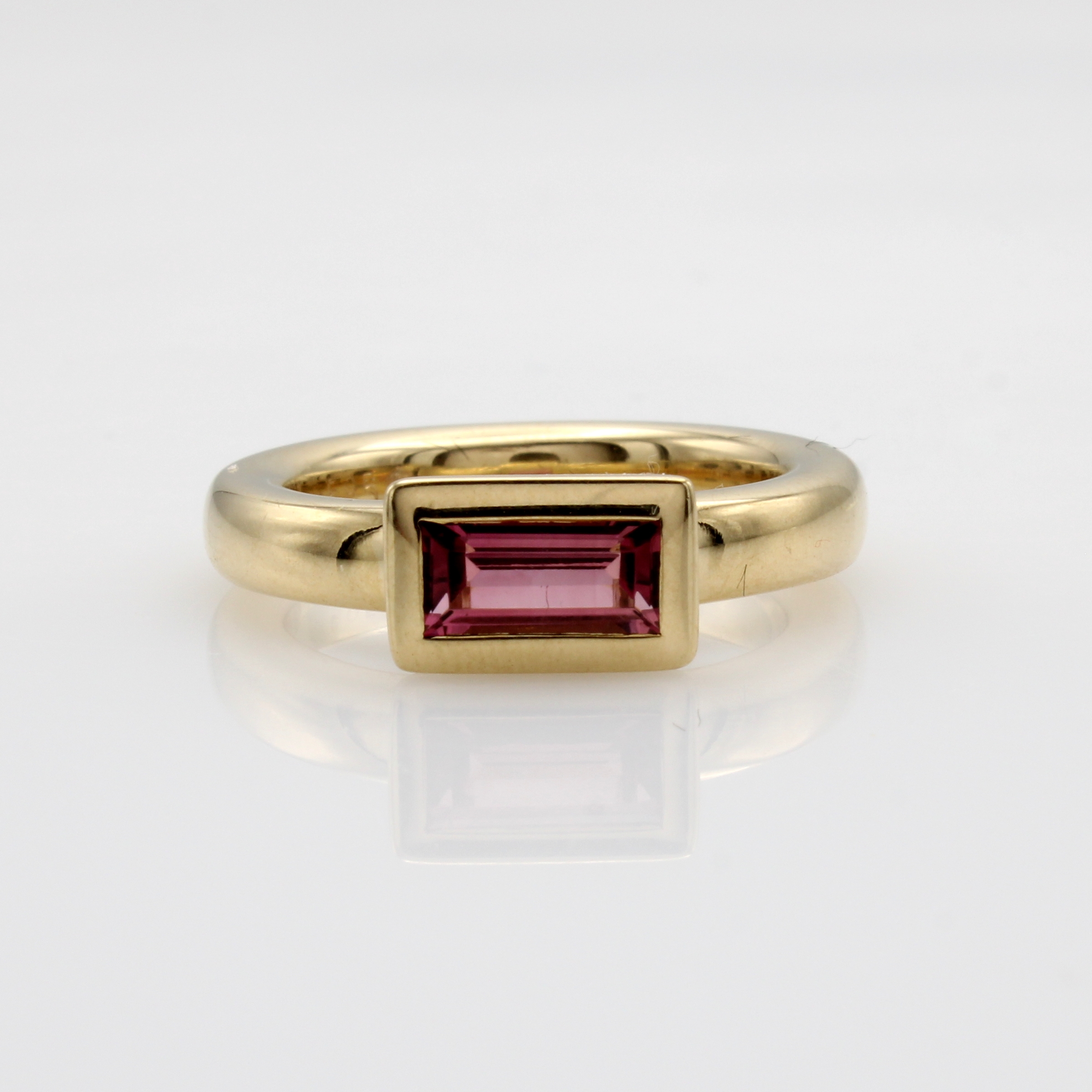 Image 27068172 - Ring mit Turmalin, GG 585/000, rosa Turmalinbaguette in glatter Fassung, RW ca. 55 ...