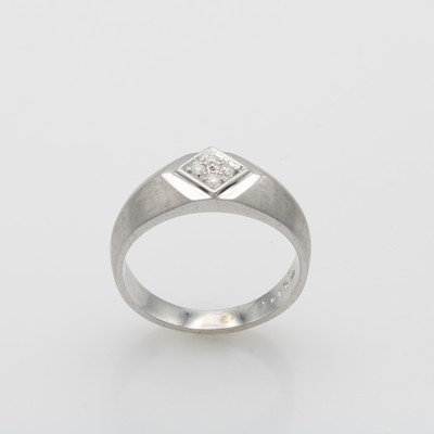 27068104a - Herrenring mit Brillanten, WG 585/000, Brill. in Carréeform gefasst zus. ca. 0.20 ...