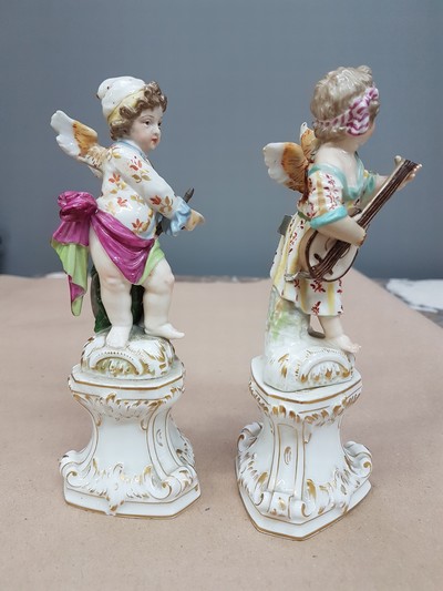 Image 27068105d - Paar Porzellanfiguren, KPM Berlin, um 1900, verkleidete Amoretten Musikant und Maler, ...