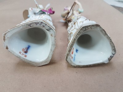 Image 27068105g - Paar Porzellanfiguren, KPM Berlin, um 1900, verkleidete Amoretten Musikant und Maler, ...