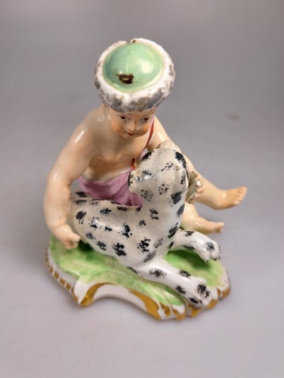 27068129b - Zwei Porzellanfiguren 18./19. Jh., a. Essigverkäufer, nach Meissener Vorbild, 13.5 cm, ...