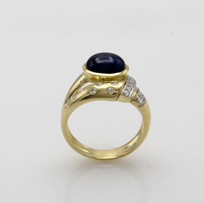 27068134a - Ring mit Saphir und Brillanten, GG 585/000, ovaler Saphircabochon, Brill. zus. ca. 0.16 ...