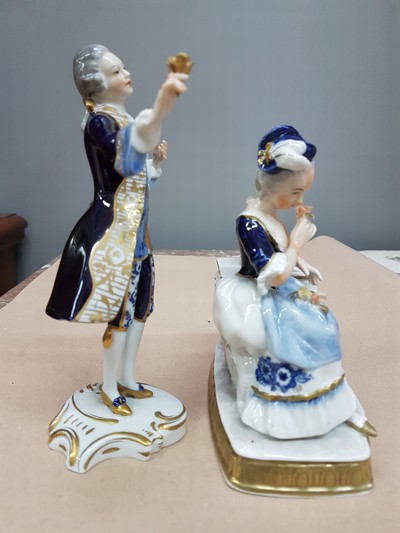 27068135b - Zwei Porzellanfiguren, Thüringen, 20. Jh., Kavalier, Älteste Volkstedt, H. ca. 18 cm, ...