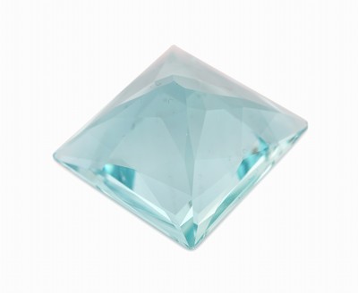27068163b - Loser Aquamarin, ca. 36.79 ct, ca. 21.52 x 20.37 x 12.43 mm Schätzpreis: 9850, - EUR