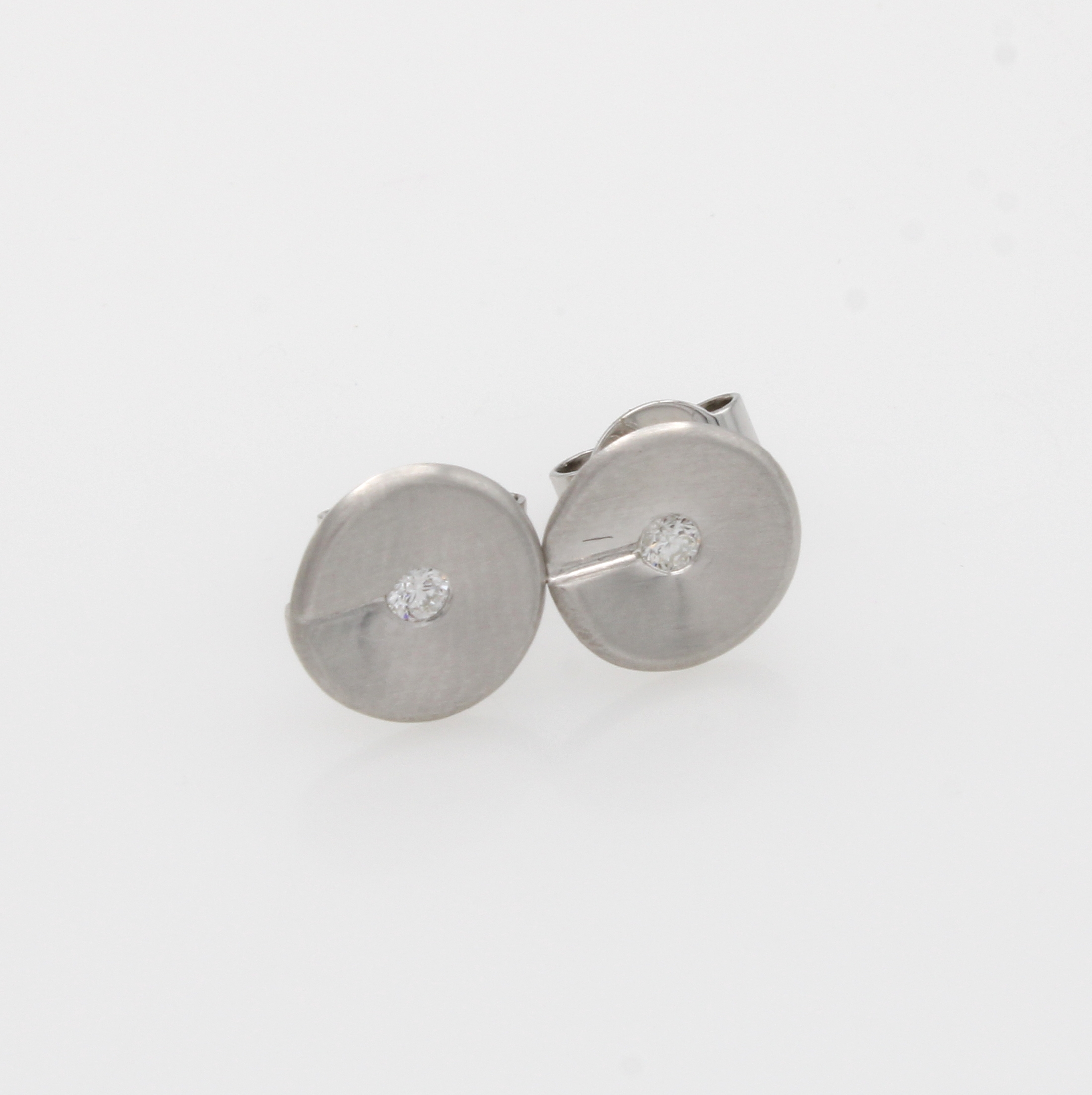 Image 27068294 - Paar Ohrstecker, WG 585/000, z.T. matt., Brill. mittig gef. ca. 0.06 ct Weiß/si, runde ...