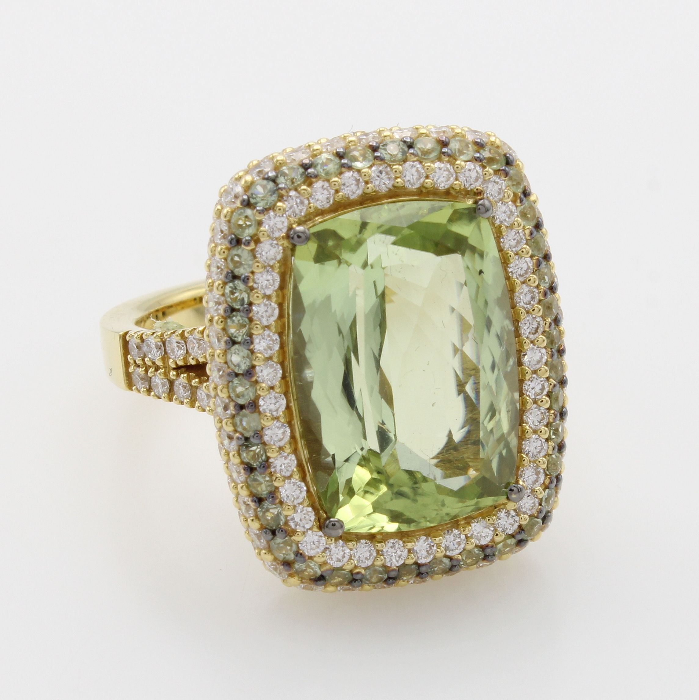 Image 27068409 - Ring mit Turmalin, Saphiren und Brillanten, GG 750/000, hellgrüner Turmalin ca. 11.74 ...