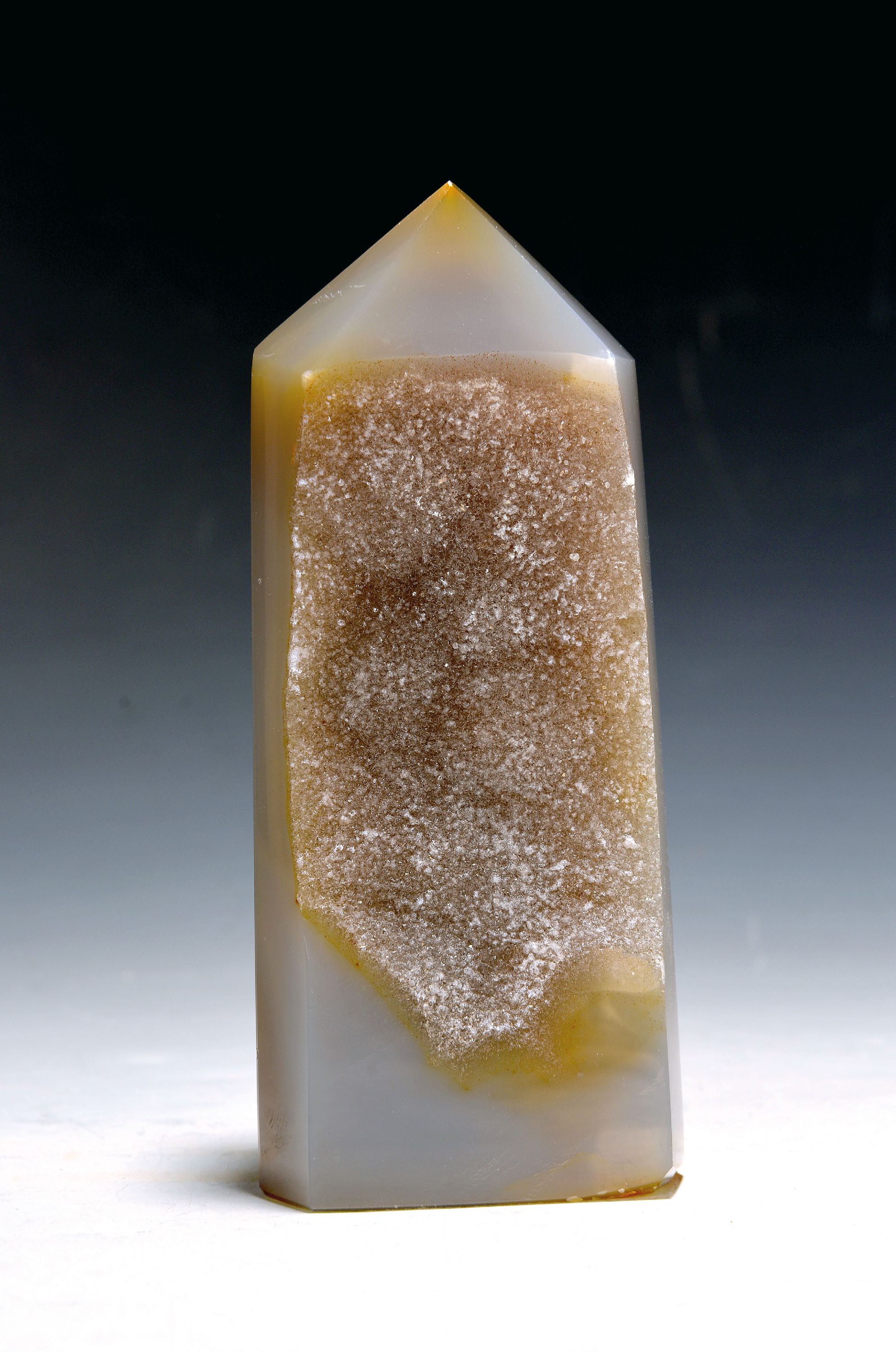 Image 27068427 - Natürlicher Achat Obelisk Kristall mit Chalcedony, Brasilien, sorgfältig geschliffen ...