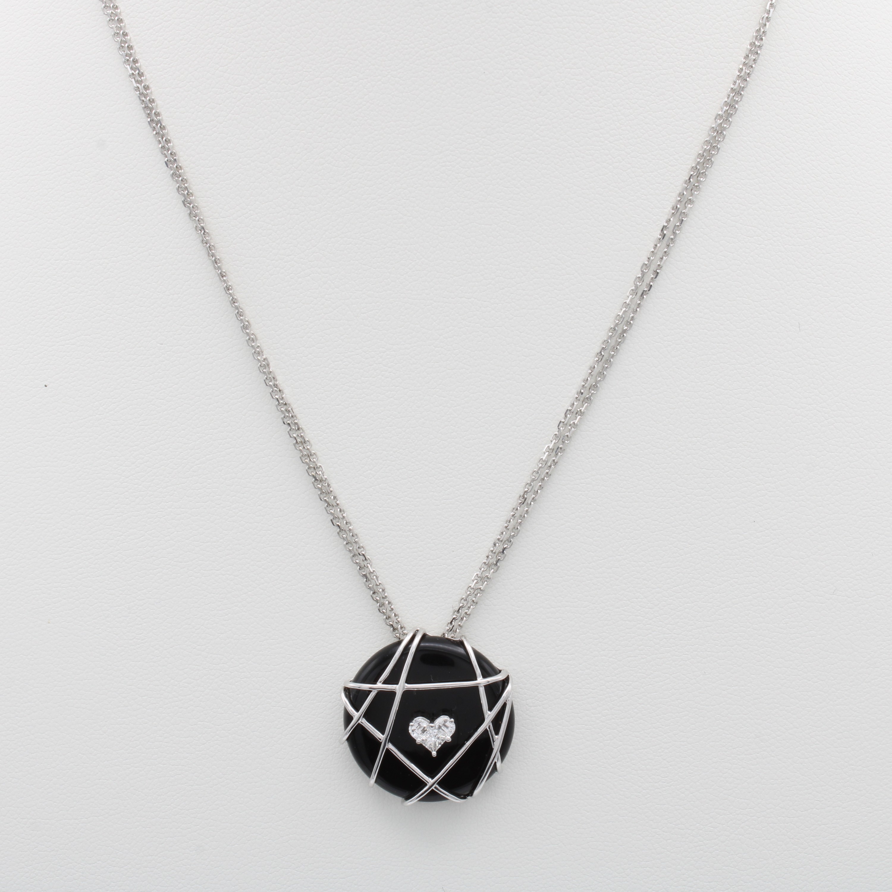 Image 27068467 - Anhänger mit Onyx und Diamant an 2-reihige Kette, WG 750/000, Onyx unter Golddraht, 3 ...