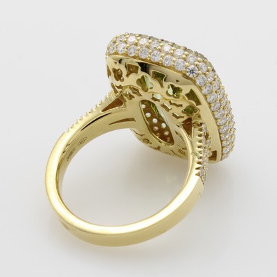 27068409a - Ring mit Turmalin, Saphiren und Brillanten, GG 750/000, hellgrüner Turmalin ca. 11.74 ...