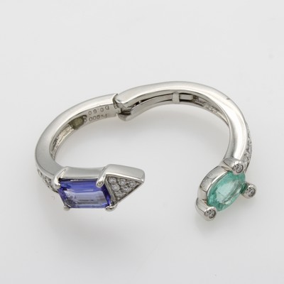 27068412a - Ring mit Farbsteinen und Brillanten, Platin 900/000, ovaler Paraibaturmalin ca. 0.70 ct, ...