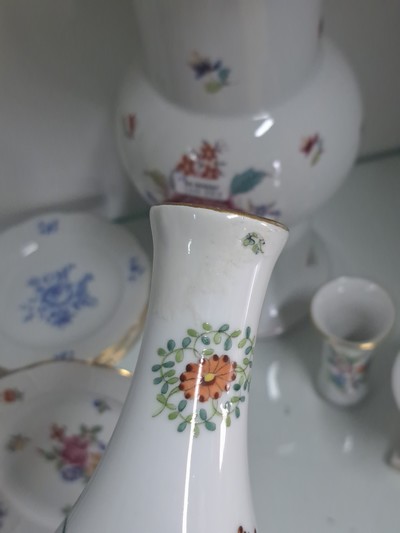 27068423i - 10 pieces Herend, 20th century, porcelain, so-called Ku vase, with Asian. Flower ...