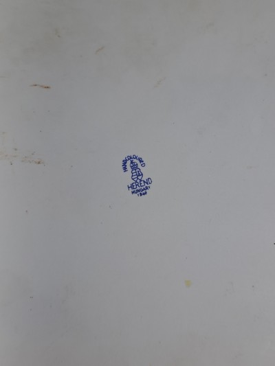 27068464v - Hohe Doppelhenkelvase und ovale Platte, Herend, 20. Jh., beide mit asiat. Blumen bemalt: ...