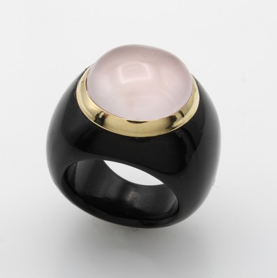 27068812a - Achatring mit Rosenquarz, Fassung v. ovalem Rosenquarz GG 585/000, Schiene aus schwarzem ...