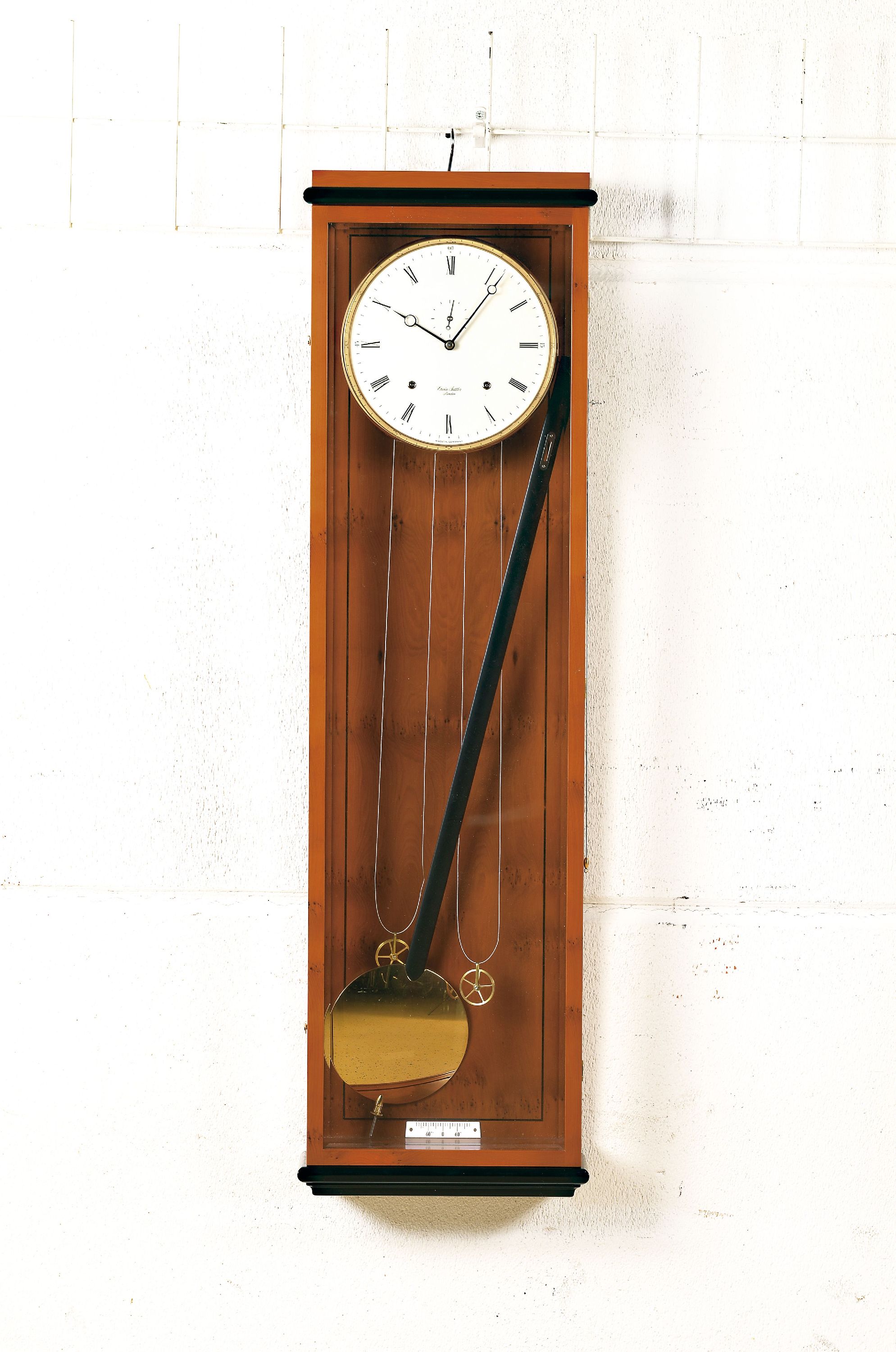 Image 27069069 - Regulator, Erwin Sattler, München, Monatsläufer, 2.Hälfte 20.Jh., , Gehäuse Eibe, ...
