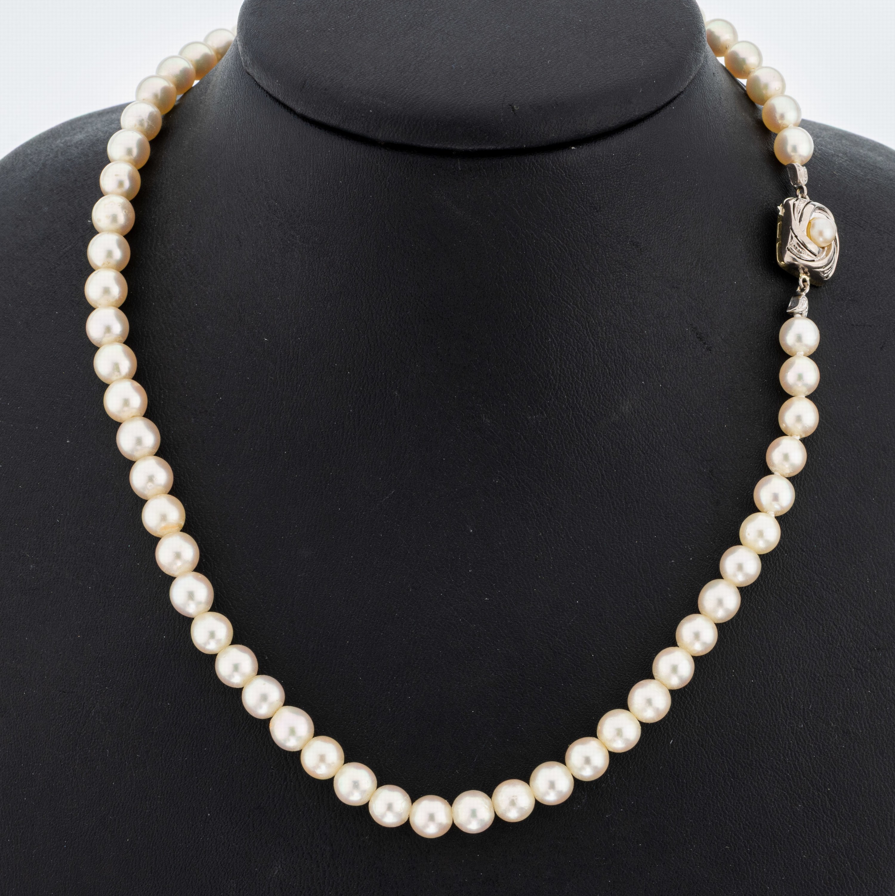 Image 27069070 - Zuchtperl-Collier mit 14 kt Gold Schließe, GG/WG 585/000, Akoyazuchtperlen, D. ca. ...