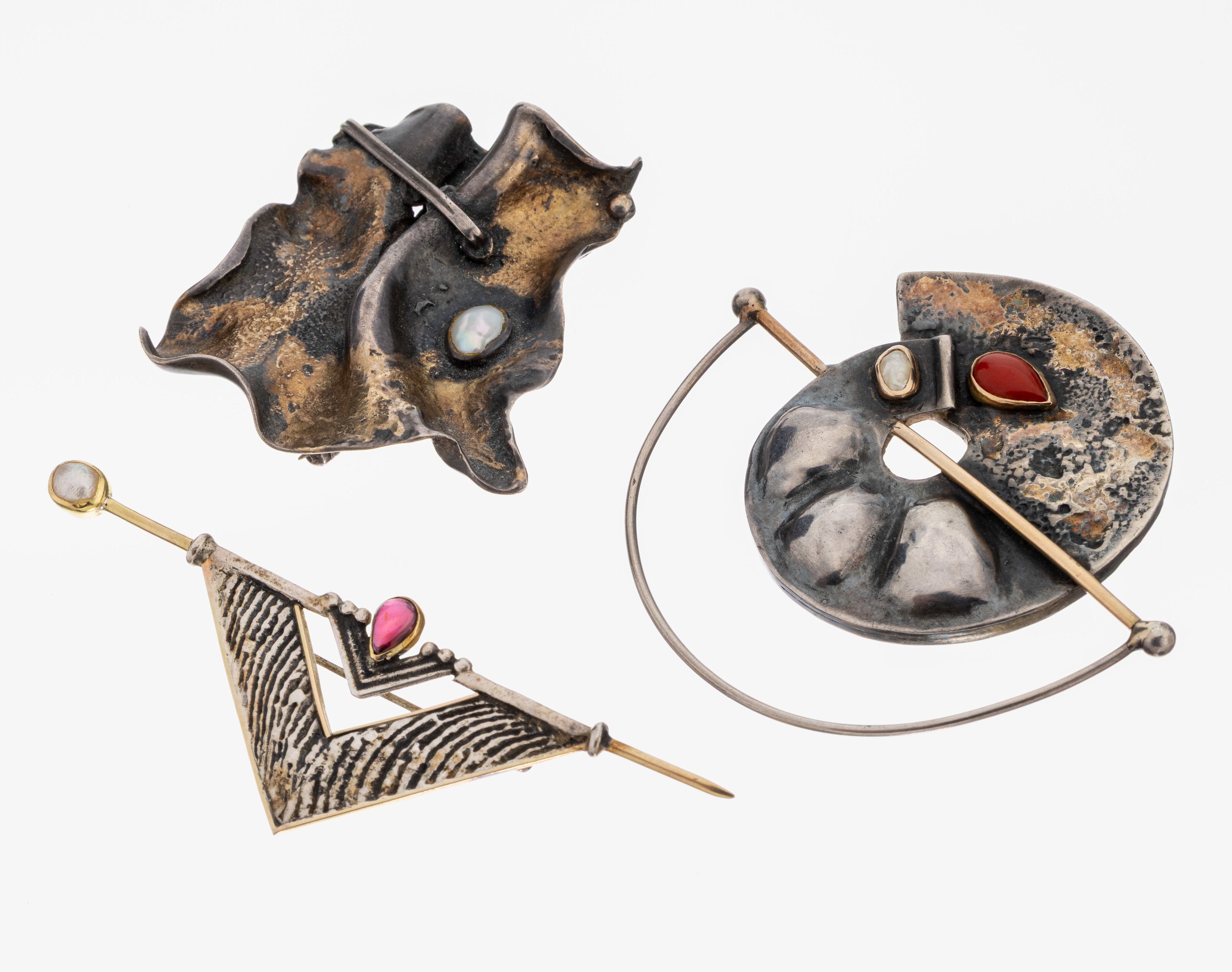 Image 27069075 - Konvolut 3 Designer Broschen, 925er Silber und GG 585/000, 1 x dreieckige Grundform, in ...