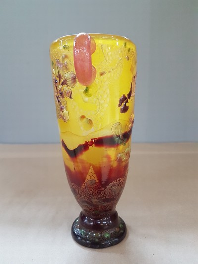 27069097b - Frühe Kantharos-Vase, Emile Galle, 1890-1900 , farbloses Glas, milchig weiß und gelb ...