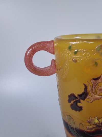 27069097k - Frühe Kantharos-Vase, Emile Galle, 1890-1900 , farbloses Glas, milchig weiß und gelb ...