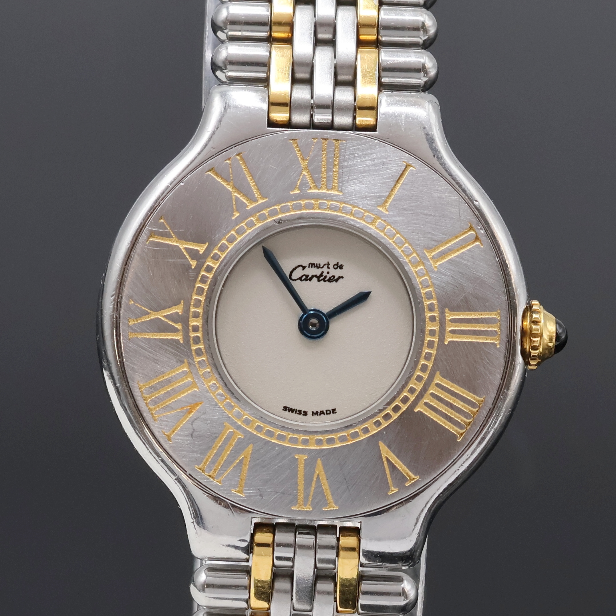 Detail a: CARTIER Damenarmbanduhr Linie 21, Schweiz um 1998, quarz, Edelstahl/gold komb. Geh. inkl. Gliederband m. dopp. Faltschl., Boden 6-fach verschr., ...