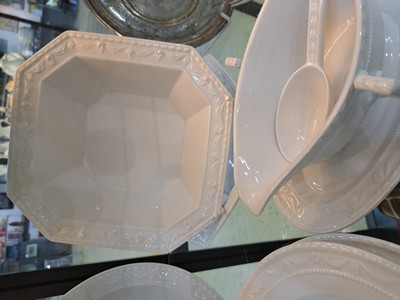 27069102c - Speiseservice Kurland, KPM Berlin, 20.Jh., Weißporzellan, Reliefzier, 12 Speiseteller ...