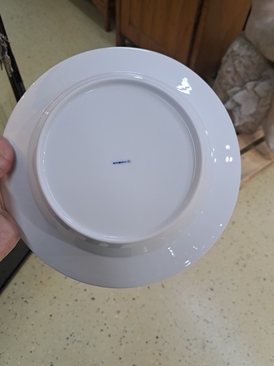 27069102e - Speiseservice Kurland, KPM Berlin, 20.Jh., Weißporzellan, Reliefzier, 12 Speiseteller ...