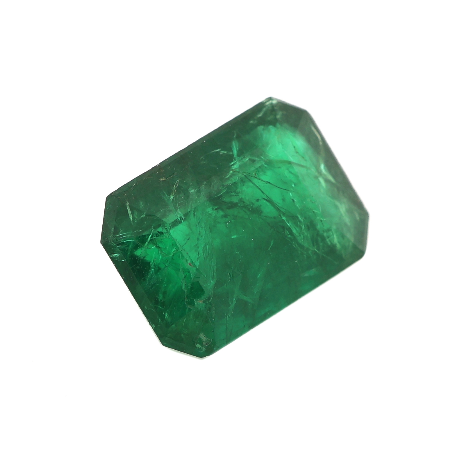 Detail a: Loser facett. Smaragd, 2.76 ct, im Treppenschliff, Maße 10.05 x 7.35 x 4.6 mm, beh., Wertgutachten über 7650.- EUR anbei