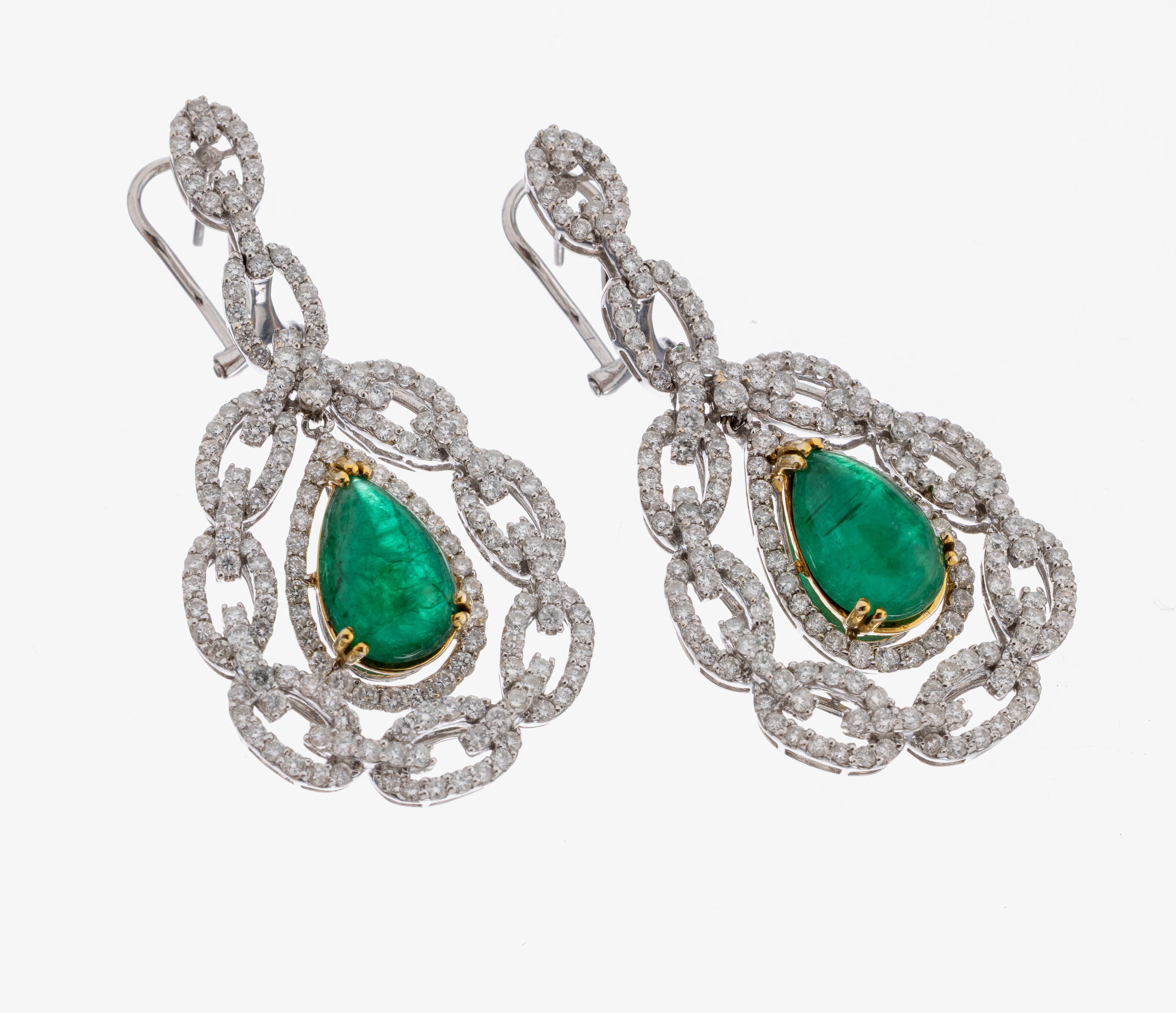 Image 27069717 - Paar 18 kt Gold Brillant-Smaragd-Ohrstecker, WG/GG 750/000, ca. 342 Brillanten zus. ca. ...