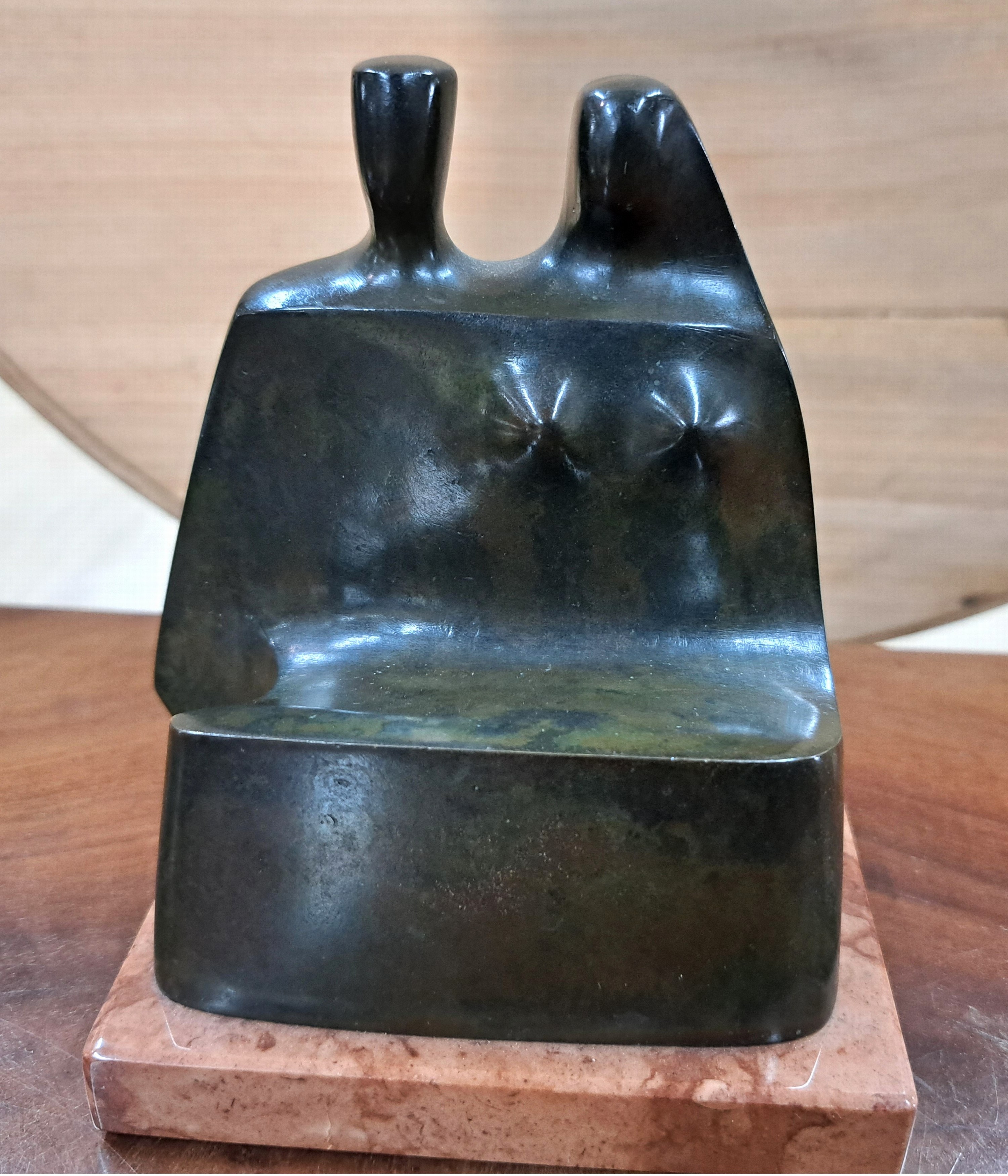 Detail a: Joachim Berthold, 1917-1990, Sitzendes Paar, Bronzeskulptur, signiert, Marmorplinthe, H. ca. 13cm
