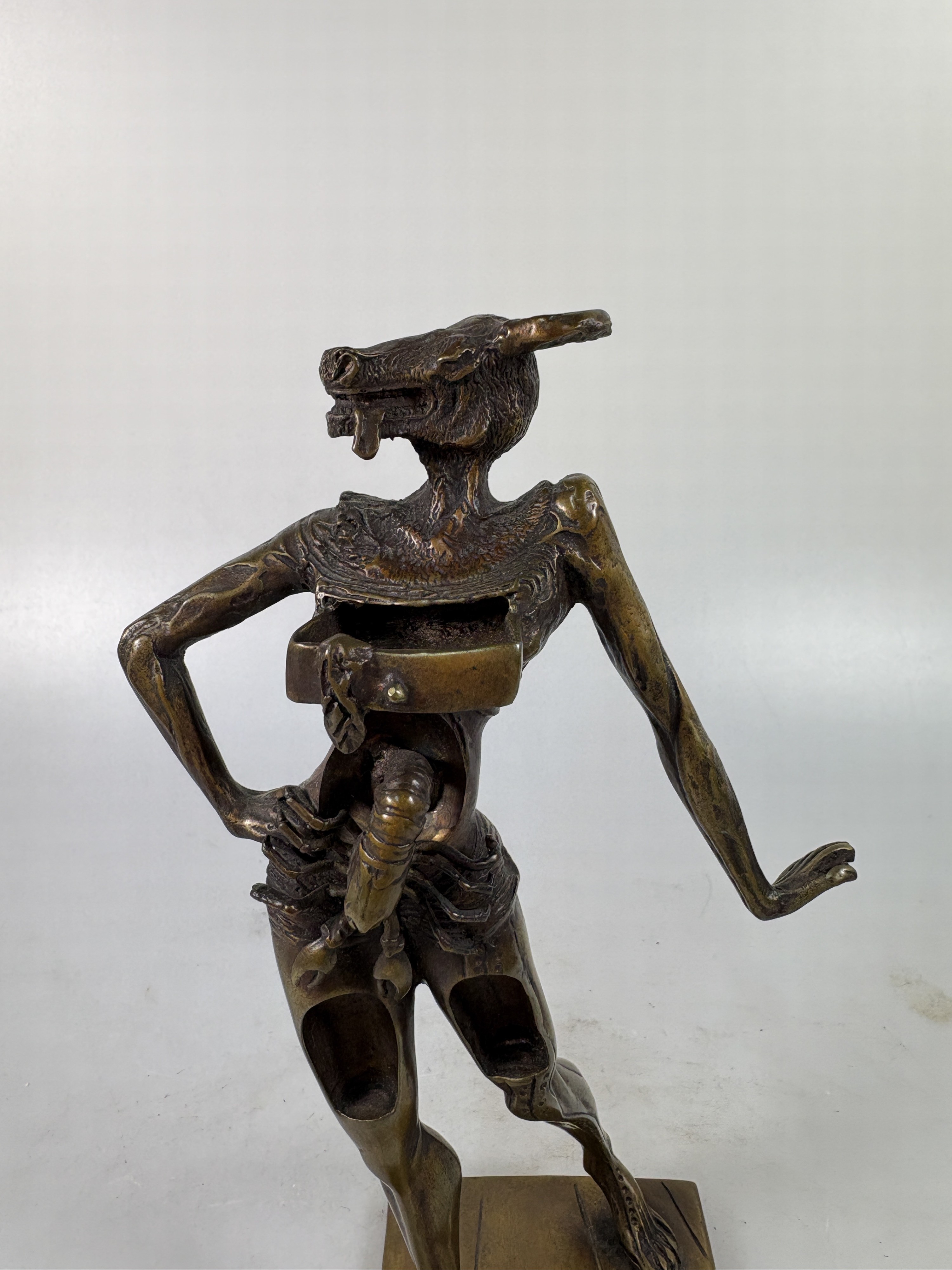 Detail b: Salvador Dali, 1904-1989, Minotaurus, Bronzeskulptur, sign., H. ca. 18.5cm