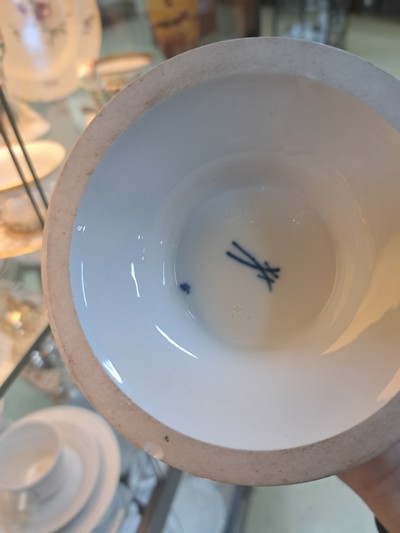 27069731l - Kaffee- und Teeservice B-Form, Meissen, nach 1945, Porzellan, godroniert und mit ...