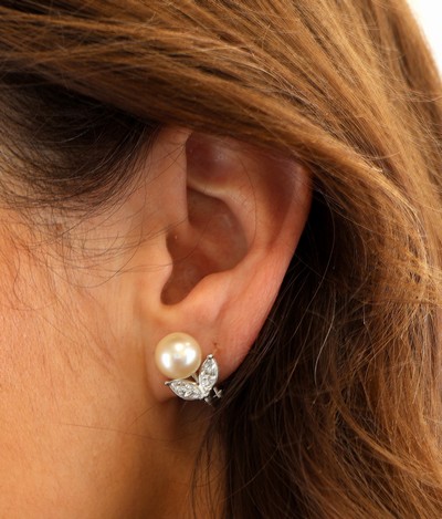 Image 27069746e - Paar 14 kt Gold Perl-Diamant-Ohrclips, WG 585/000, 2 Akoyazuchtperlen, D. ca. 9.5 mm, 4 ...