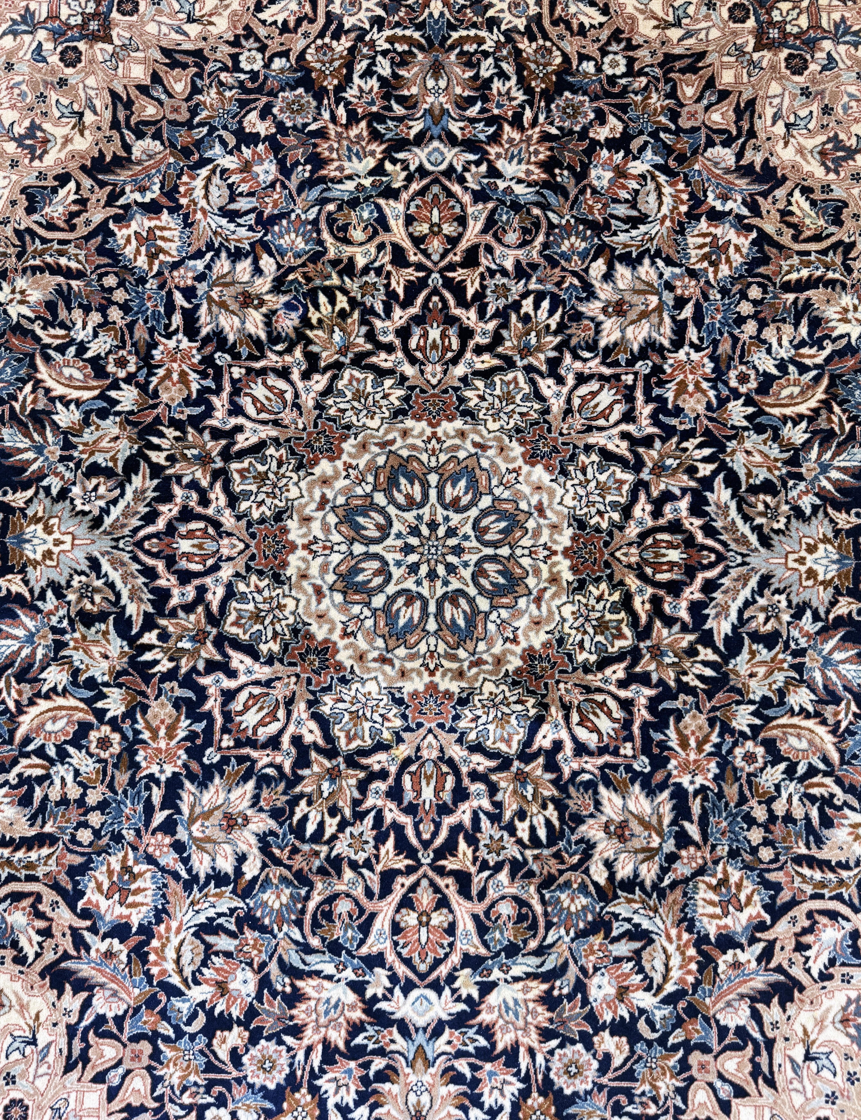 Detail c: Esfahan fein, China, Ende 20.Jhd, Korkwolleauf Baumwolle, ca. 250 x 200 cm, Reinigungsbedürftig, EHZ: 1-2