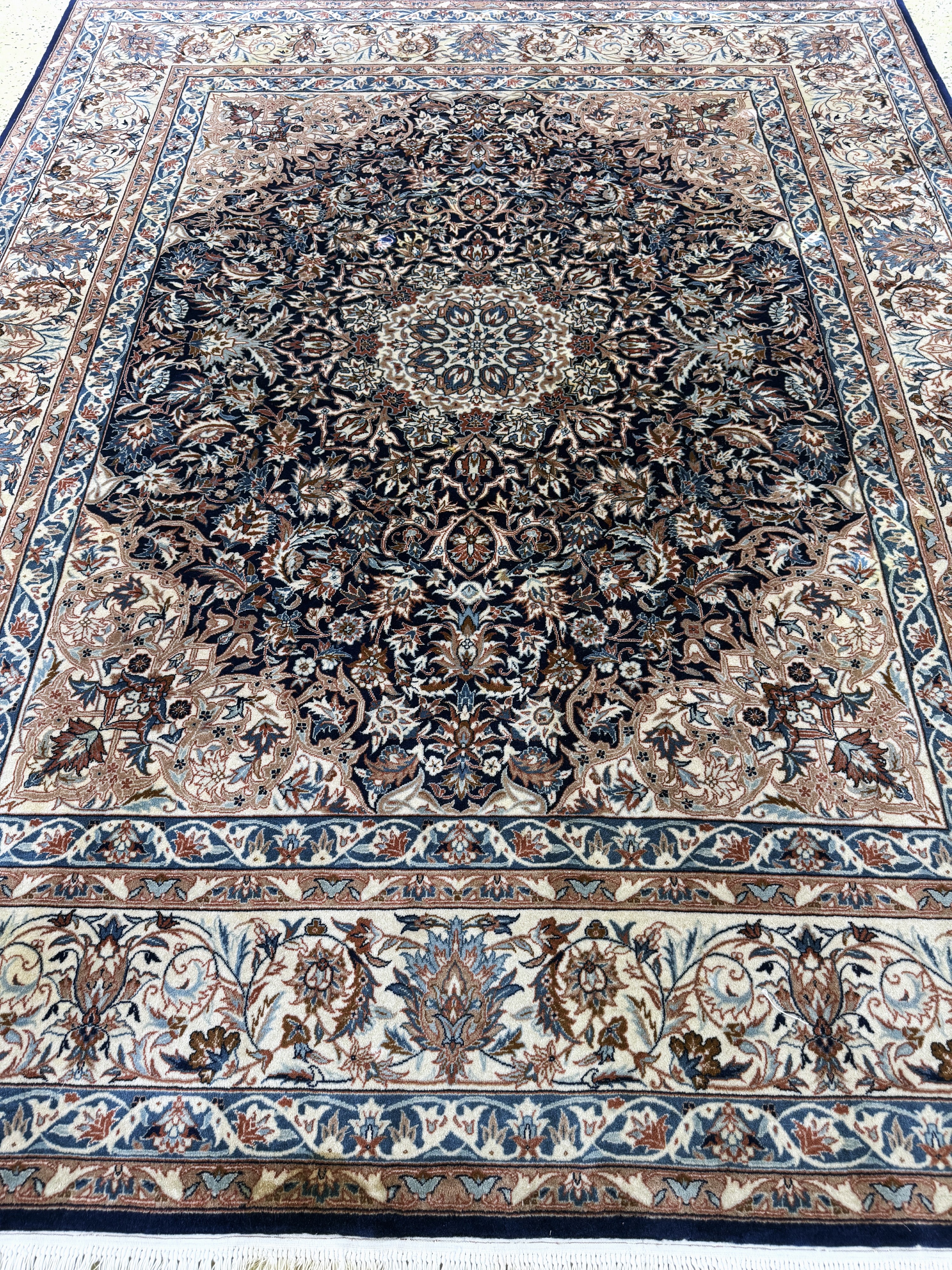 Detail g: Esfahan fein, China, Ende 20.Jhd, Korkwolleauf Baumwolle, ca. 250 x 200 cm, Reinigungsbedürftig, EHZ: 1-2