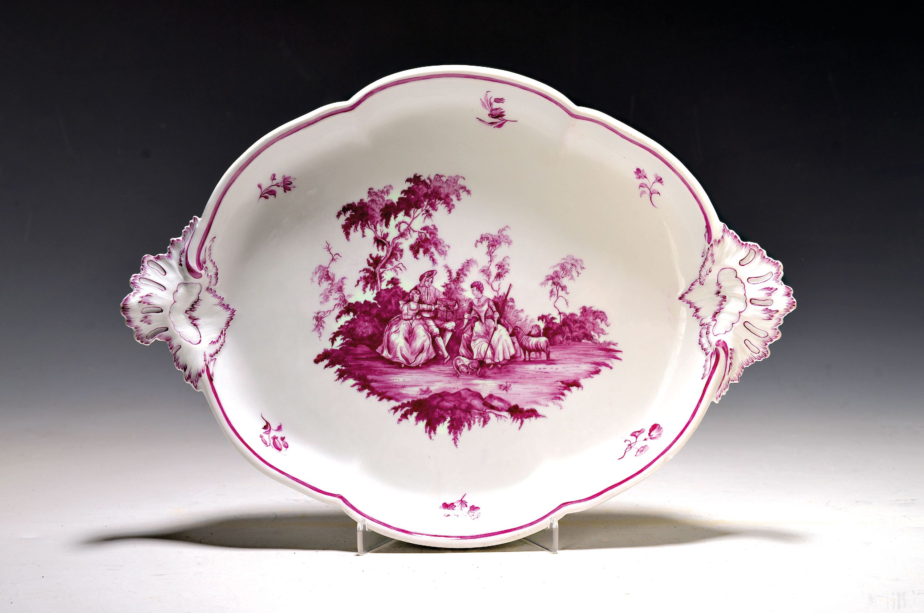Image 27069806 - Anbietschale, KPM Berlin, um 1950, Porzellan, purpurfarbene Camaieumalerei von ...