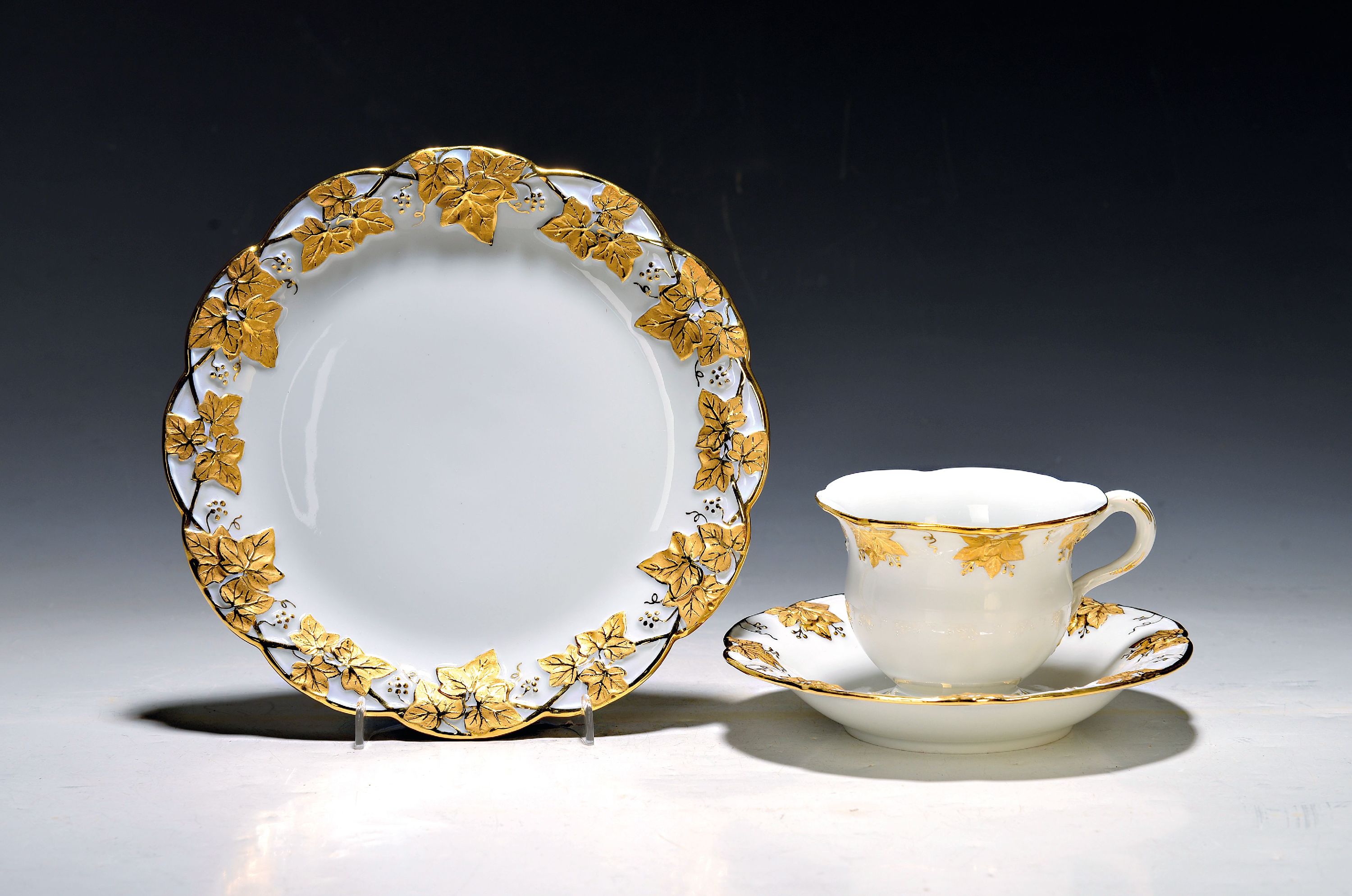 Image 27069888 - Coffee place setting, Meissen, 20th century, 1st choice, relief ivy decor matt and shiny ...