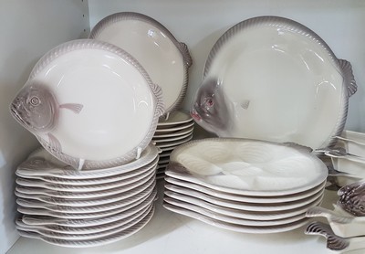 27069803a - Fisch- und Austernservice, Wächtersbach, 1920er/1930er Jahre, Feinsteingut, in Form von ...