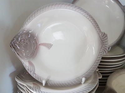 27069803c - Fisch- und Austernservice, Wächtersbach, 1920er/1930er Jahre, Feinsteingut, in Form von ...