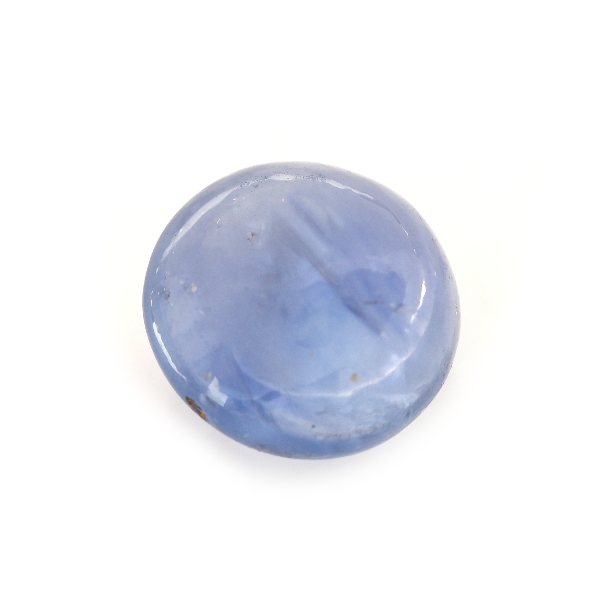 Detail b: Loser Saphircabochon, ca. 6.15 ct, rund