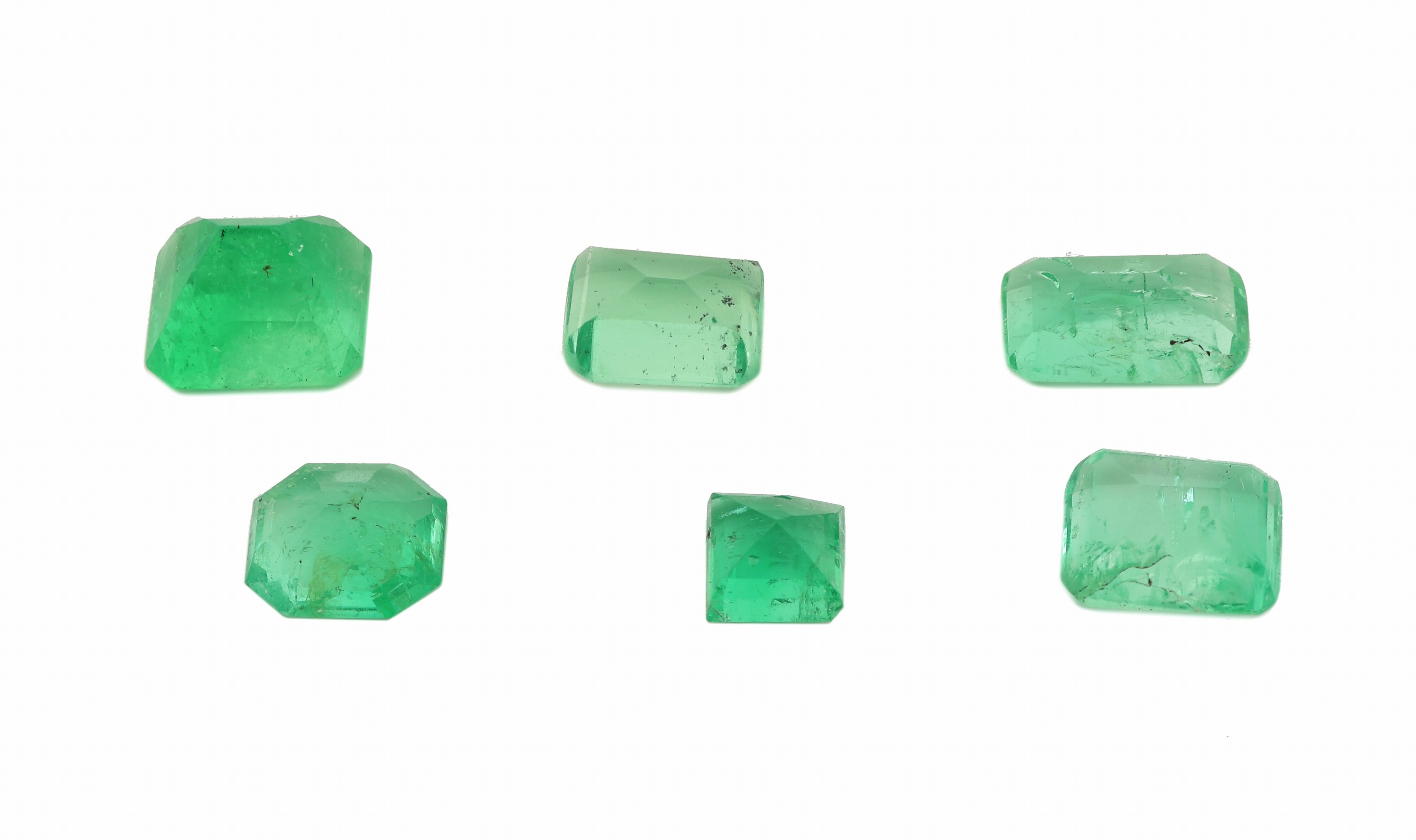 Detail a: Lot 6 lose Smaragde, zus. ca. 8.30 ct, versch.Schliffformen, Größen und Farbnuancen