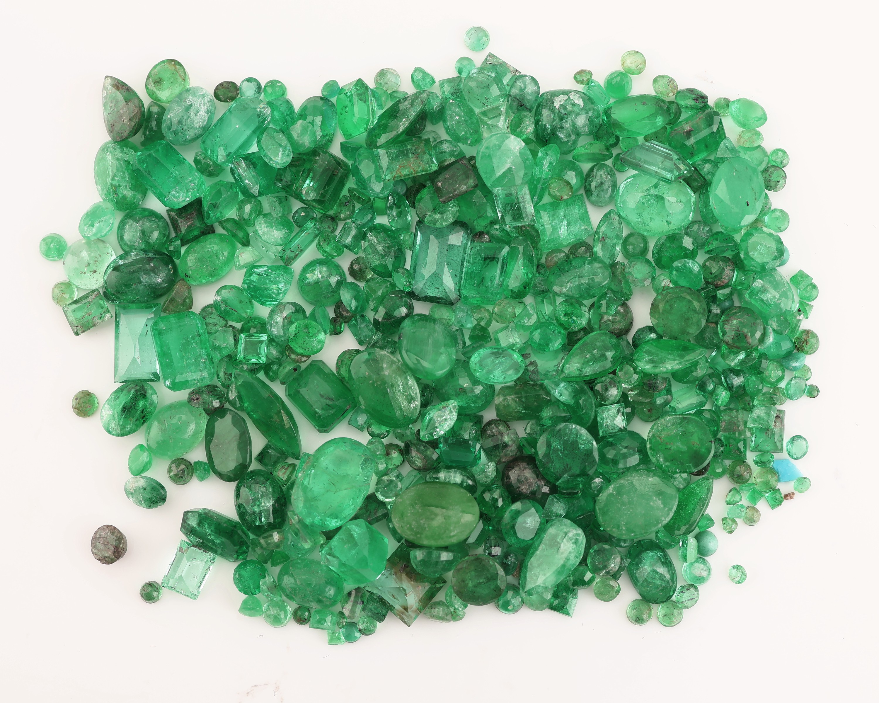 Image 27069954 - Lot lose Smaragde, zus. ca. 81.0 ct, versch. Schliffformen, Größen und Farbnuancen, ...