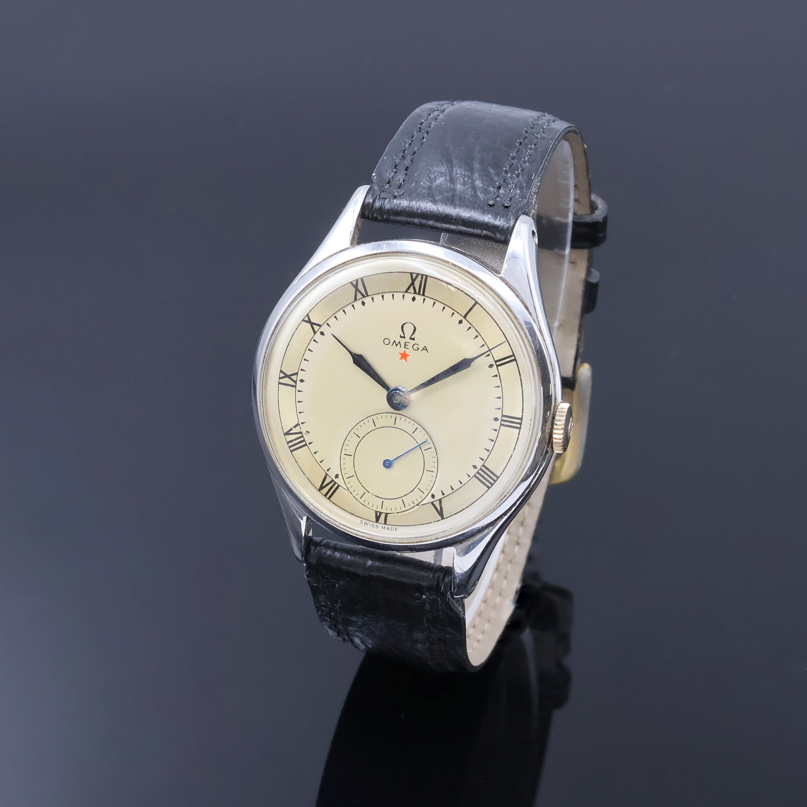 OMEGA große Herrenarmbanduhr in Stahl Referenz 2505-16, Schweiz um 1950, Handaufzug, Boden aufgedr., silb. Zifferbl. m. röm. Zahlen, gebl. Zeiger, ...