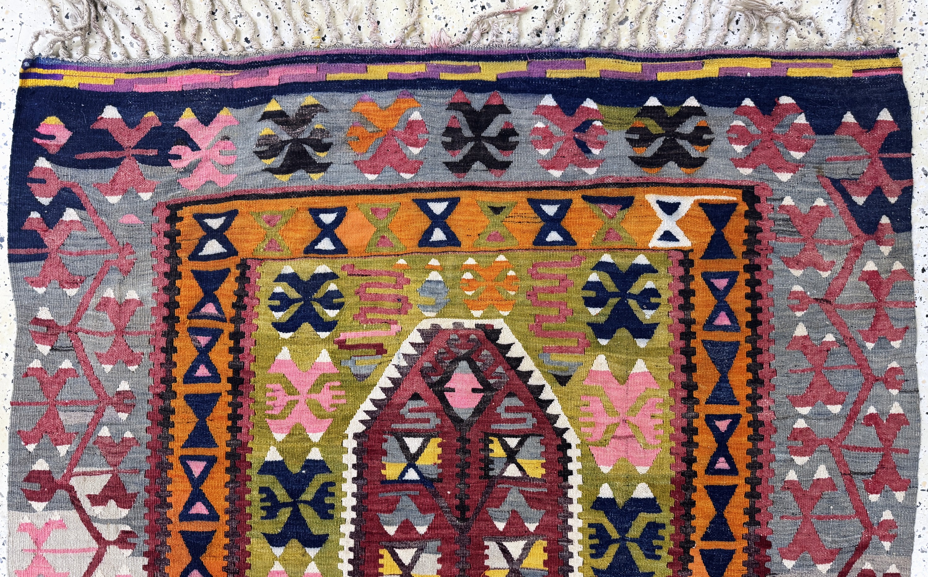 Detail a: Anatol Kelim, Türkei, Anfang 20.Jhd, Wolle auf Wolle, ca. 195 x 140 cm, leicht verblasst,EHZ: 2