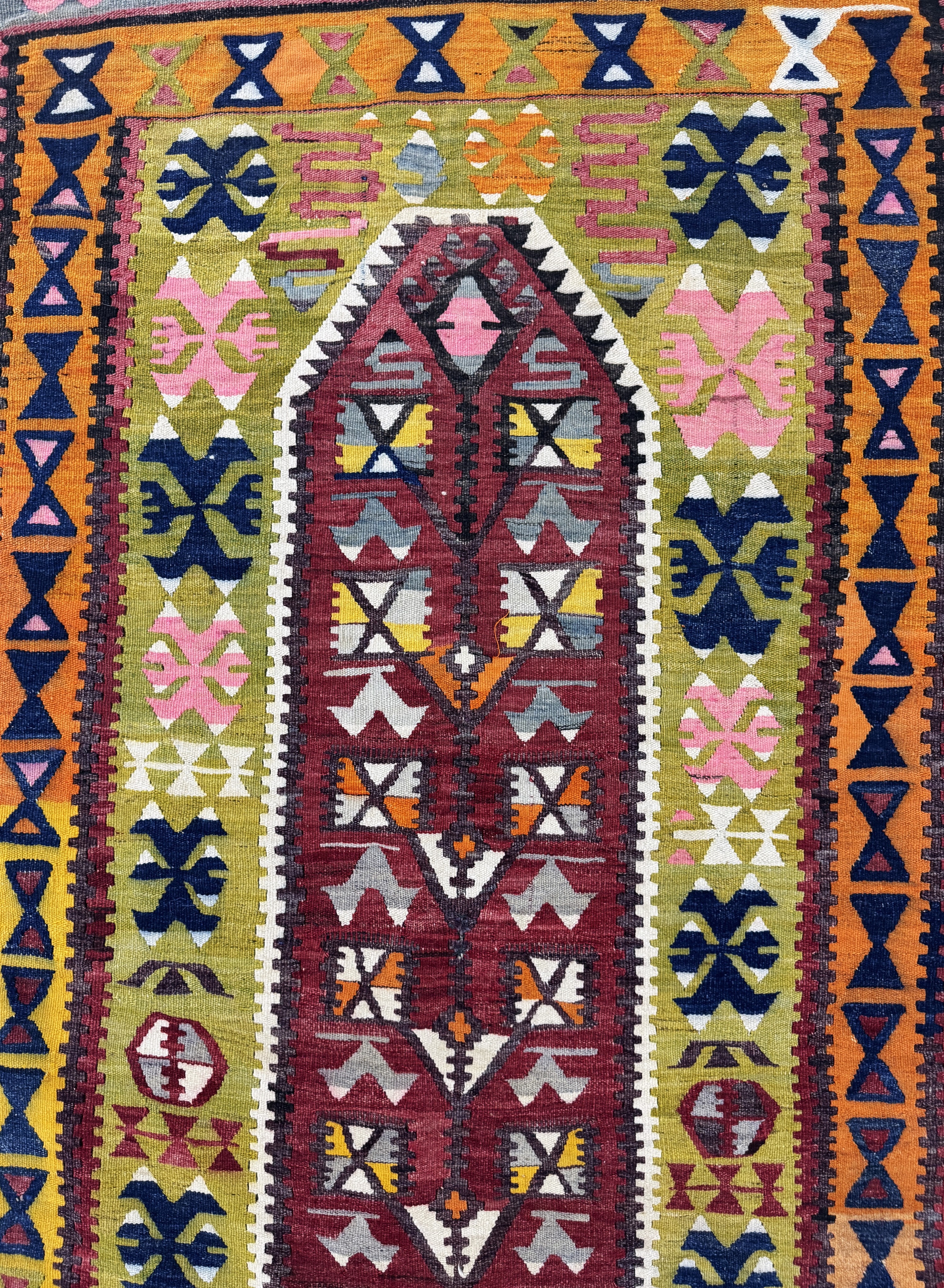 Detail b: Anatol Kelim, Türkei, Anfang 20.Jhd, Wolle auf Wolle, ca. 195 x 140 cm, leicht verblasst,EHZ: 2