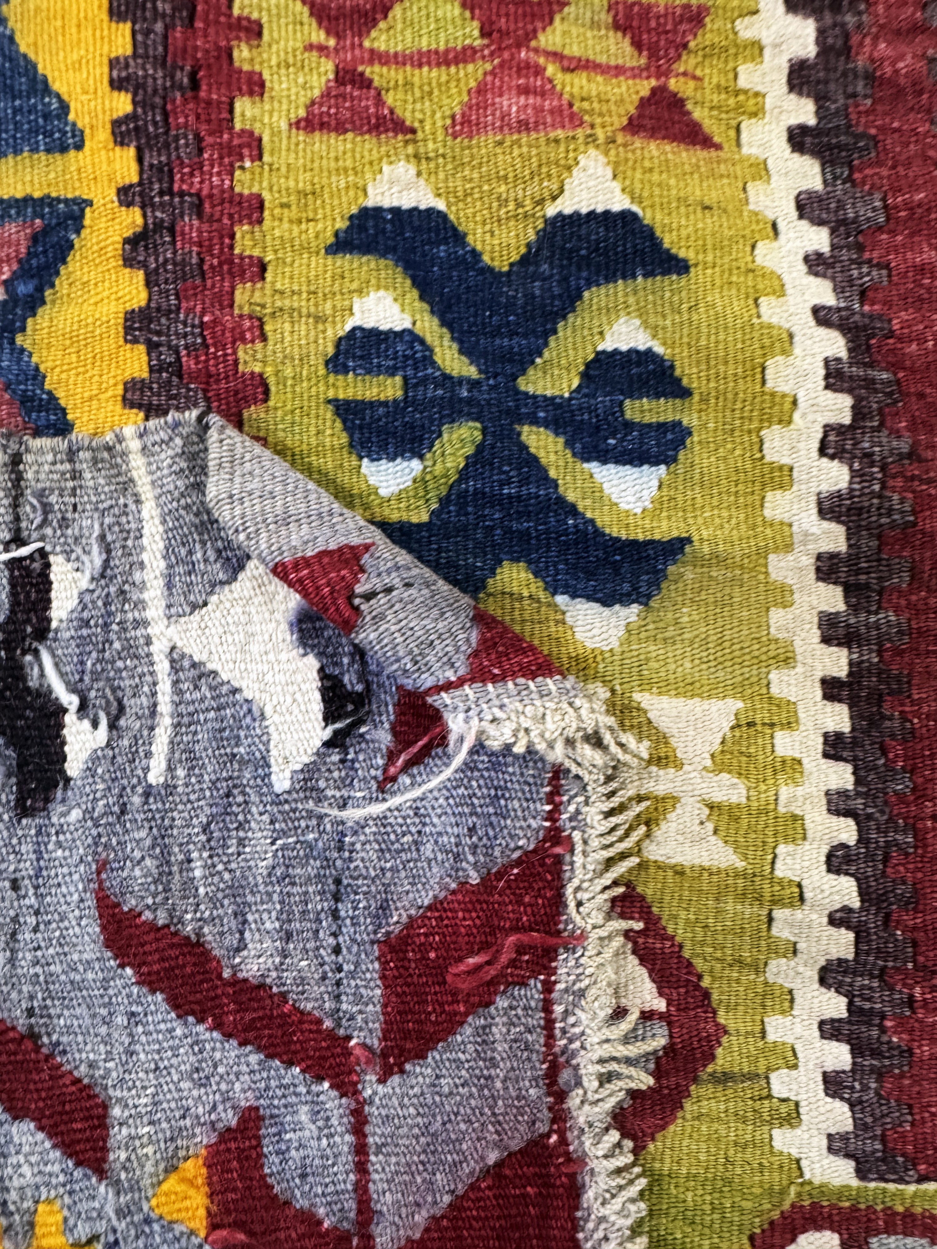 Detail f: Anatol Kelim, Türkei, Anfang 20.Jhd, Wolle auf Wolle, ca. 195 x 140 cm, leicht verblasst,EHZ: 2