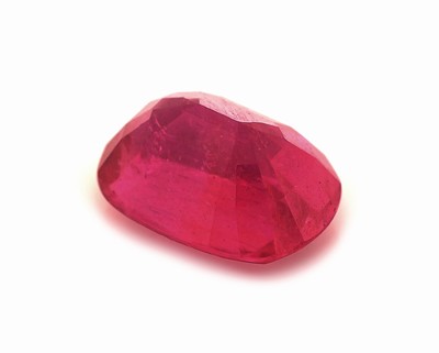 27069923b - Loser Rubin (beh.), ca. 5.04 ct, Kissenschliff