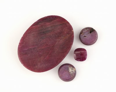 27069929a - Lot 4 loose rubies, total approx. 247.30 ct, cabochons in different sizes