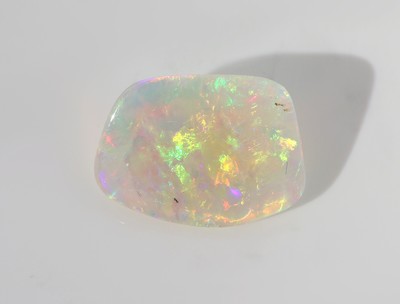 27069934c - Loser Opal, ca. 4.99 ct, unf. Cabochon, schönes Farbspiel